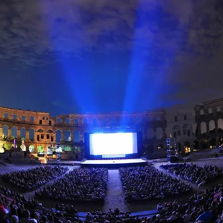 Polai Boutique With Free Parking *