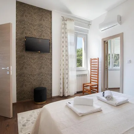 Polai Boutique With Free Parking Апартаменты