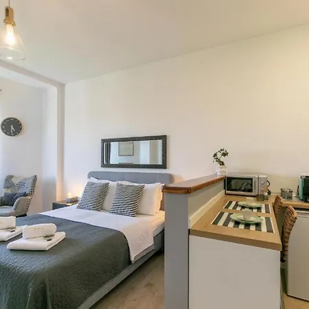 Polai Boutique With Free Parking