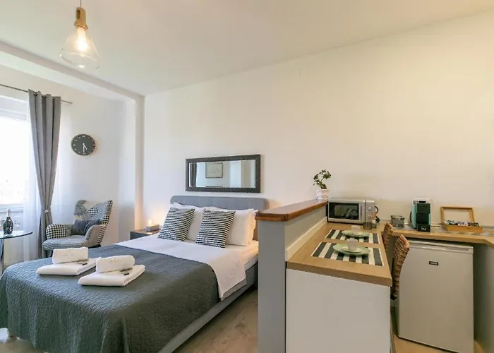 Polai Boutique With Free Parking