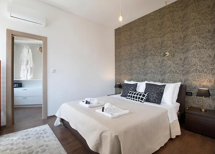 Polai Boutique With Free Parking